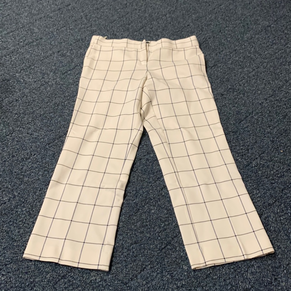 Amanda & Chelsea cropped dress pant